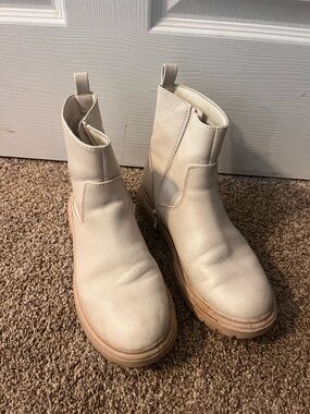 Target Cream/Tan Kids Pull-On Chelsea Boots